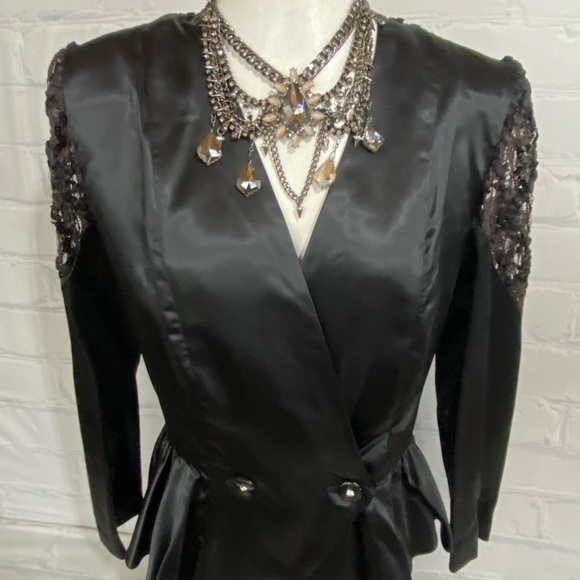 Jacket With Tails - Picture 11 of 16